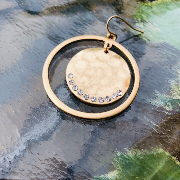 LB Gold Hammered Embellished Necklace Matching Earrings - Picture 6 of 9